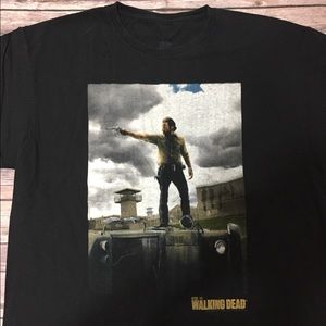 The walking dead "rick grimes t-shirt size XL